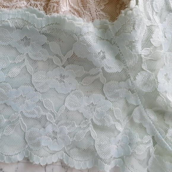 Lacey Undies & Thong - Picture 7 of 9